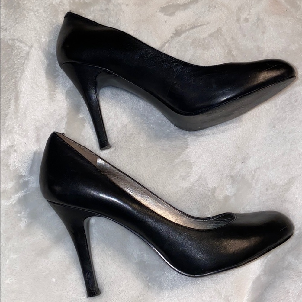 Marc Fisher black vegan Leather pumps